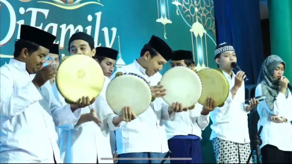 Penampilan Hadroh 